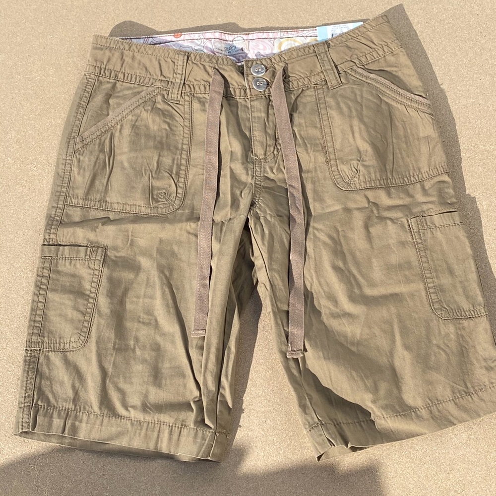 Brand new SO Bermuda shorts size 7